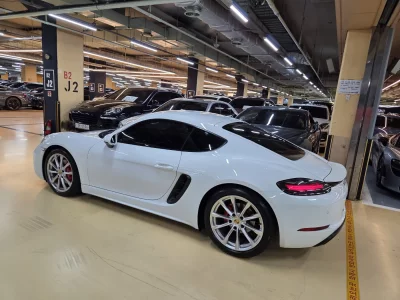 Porsche 718