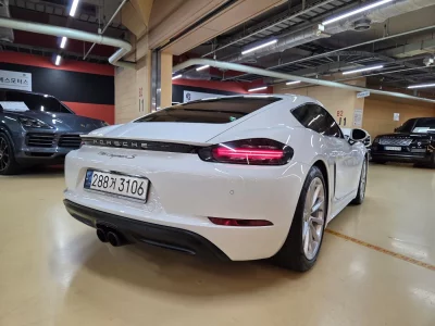 Porsche 718