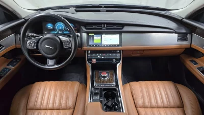 Jaguar XF