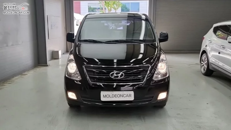 Hyundai Starex
