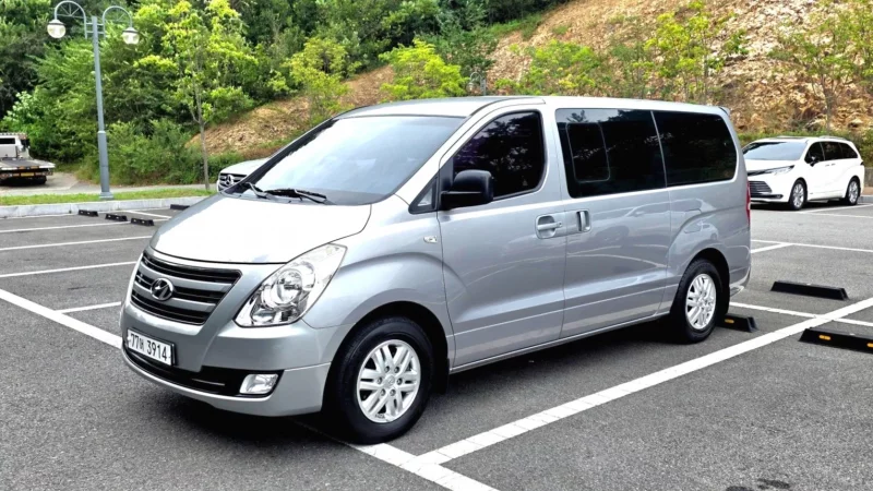 Hyundai Starex