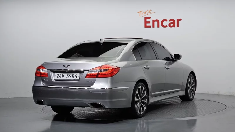 Hyundai Genesis