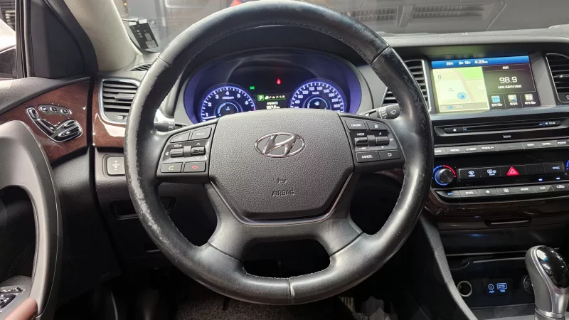 Hyundai Aslan