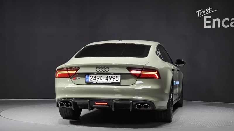 Audi S7