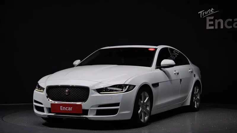 Jaguar XE