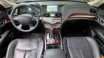 Infiniti Q70