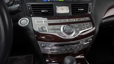 Infiniti Q70