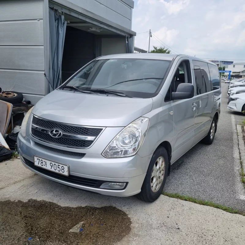 Hyundai Starex