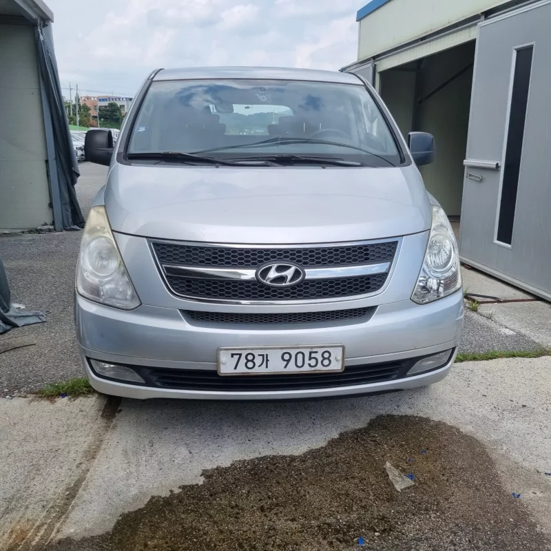 Hyundai Starex