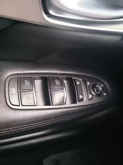 Infiniti Q70