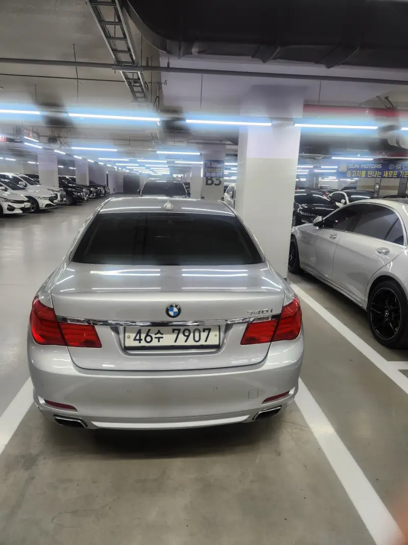 BMW 7-Series