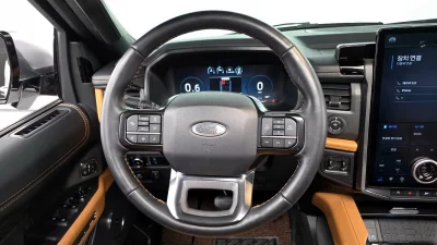 Ford EXPEDITION