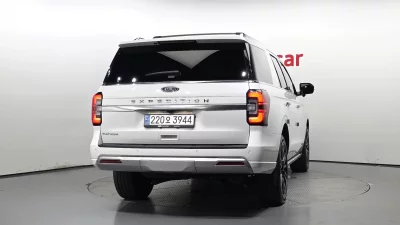 Ford EXPEDITION