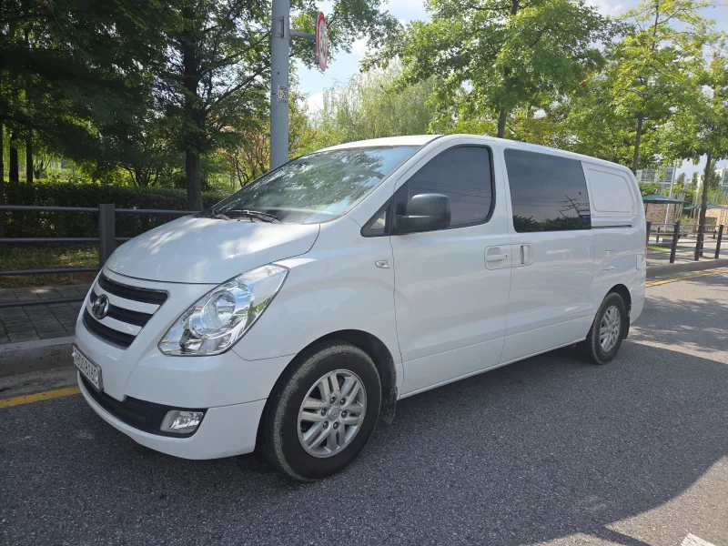 Hyundai Starex