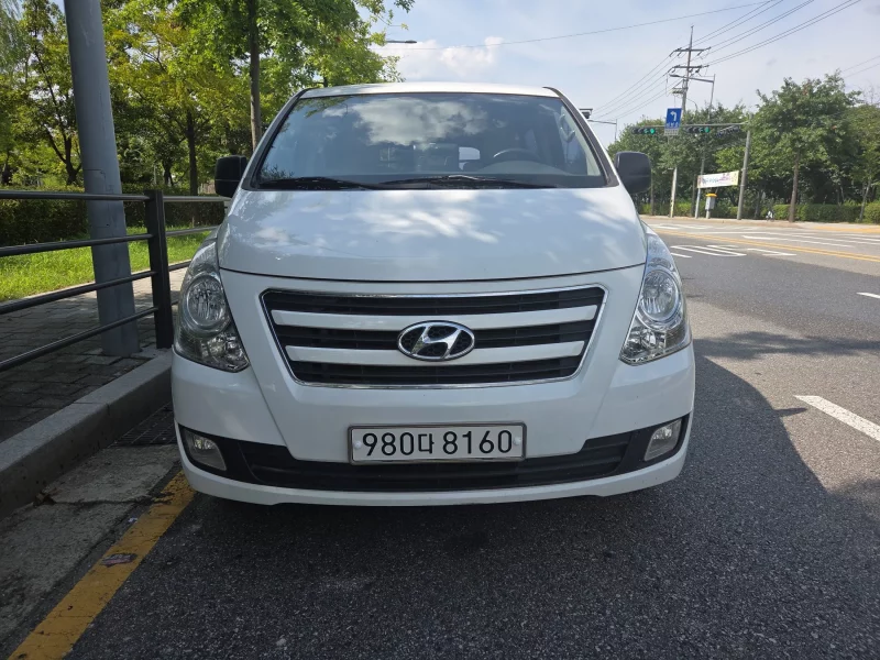 Hyundai Starex