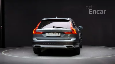 Volvo V90