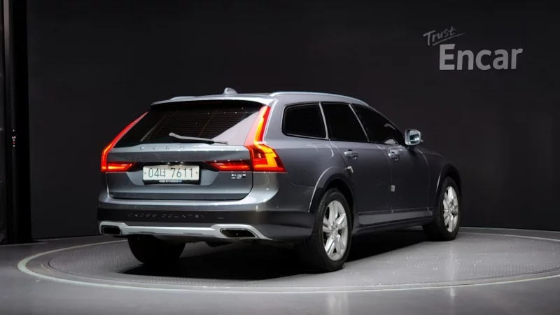 Volvo V90