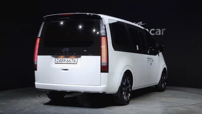 Hyundai Staria