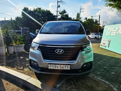 Hyundai Starex