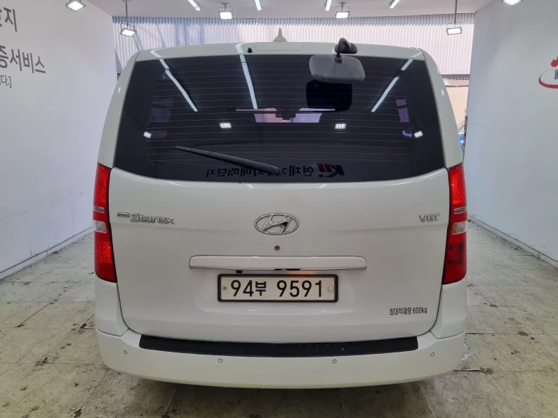 Hyundai Starex