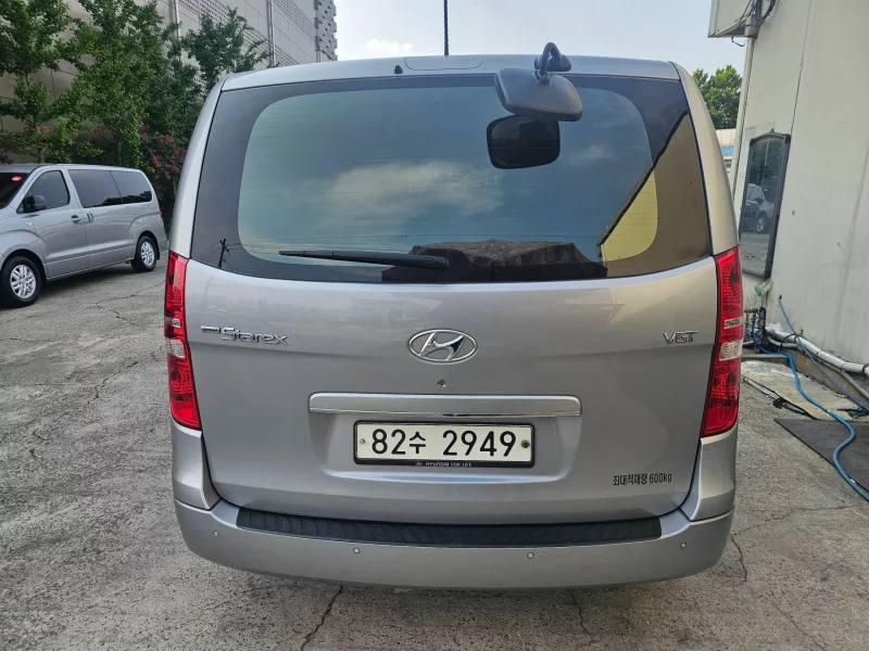 Hyundai Starex