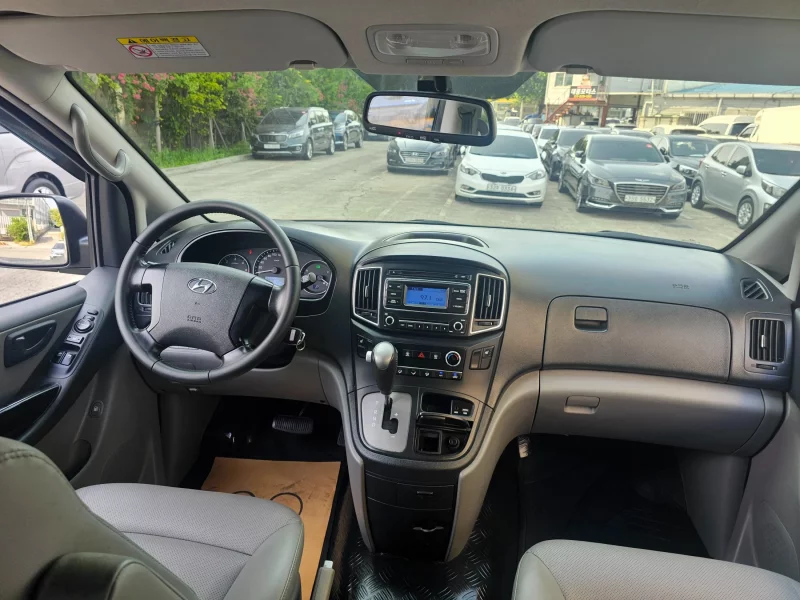 Hyundai Starex