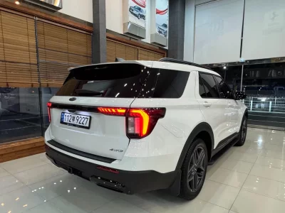 Ford EXPLORER