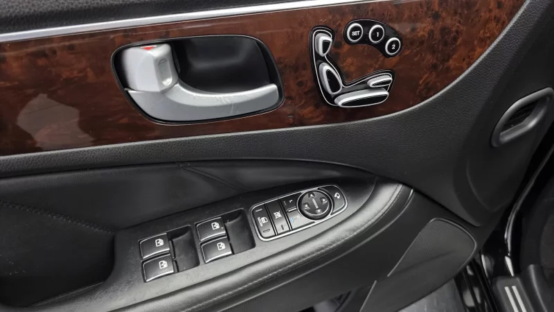 Hyundai Equus