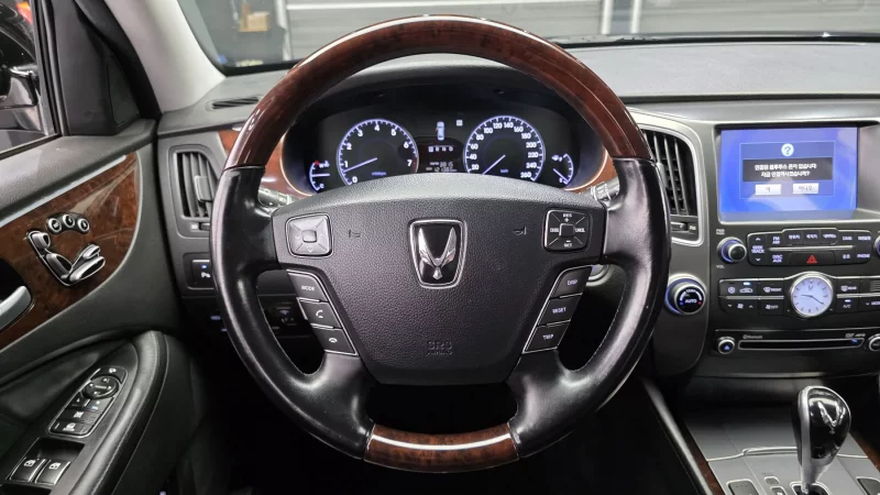 Hyundai Equus