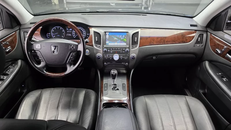 Hyundai Equus