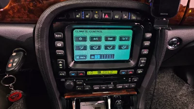 Jaguar XJ