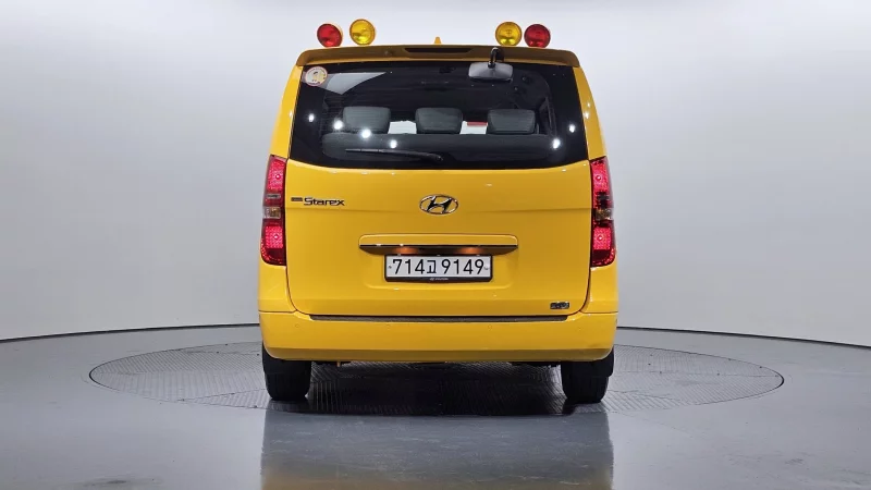 Hyundai Starex