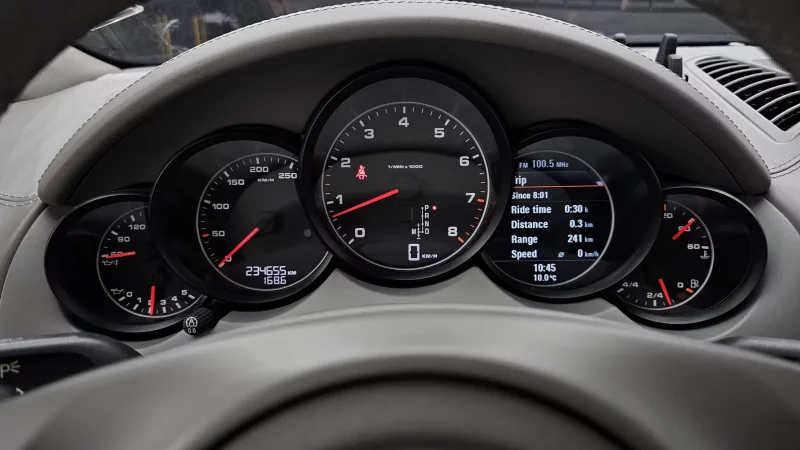 Porsche CAYENNE