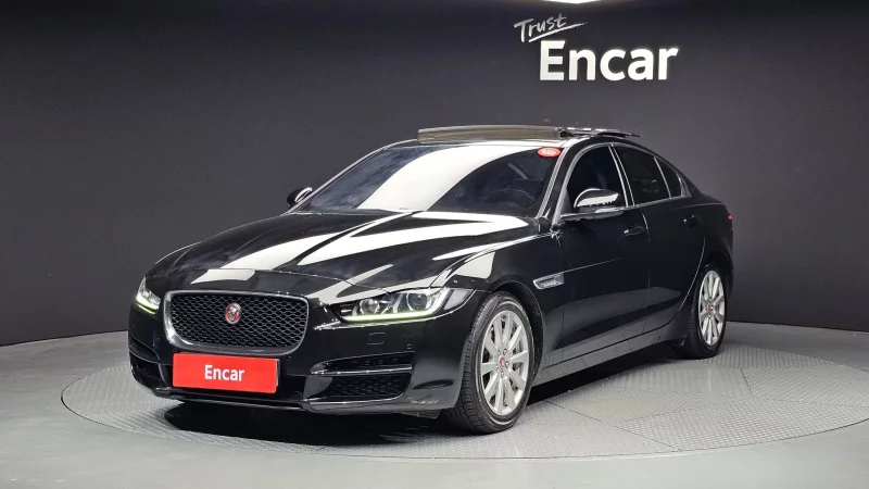 Jaguar XE