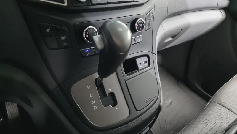 Hyundai Grand Starex