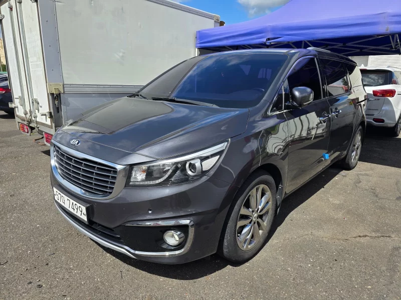 Kia Carnival