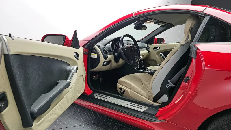 Mercedes-Benz SLK-Class