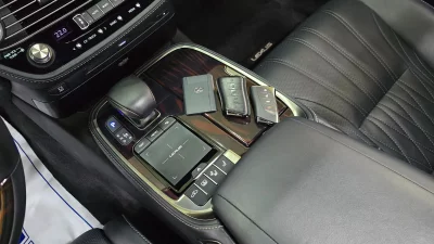Lexus LS