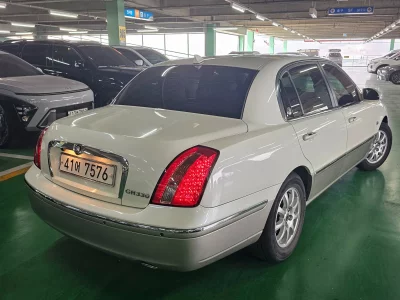 Kia OPIRUS
