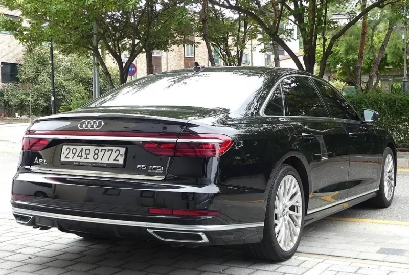 Audi A8