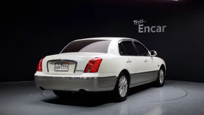 Kia OPIRUS