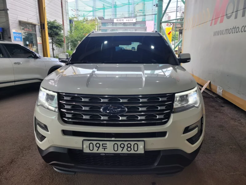 Ford EXPLORER