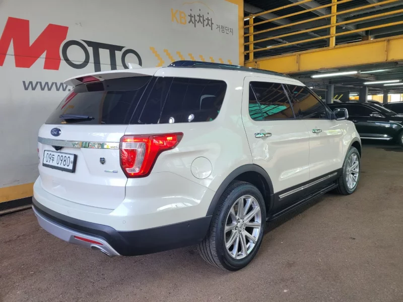 Ford EXPLORER