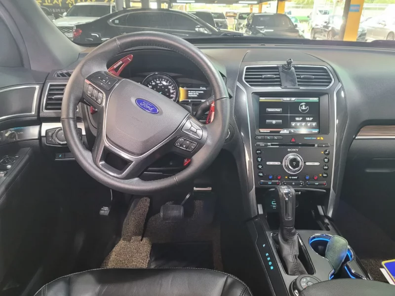 Ford EXPLORER