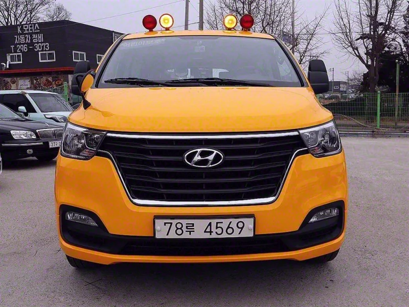 Hyundai Starex