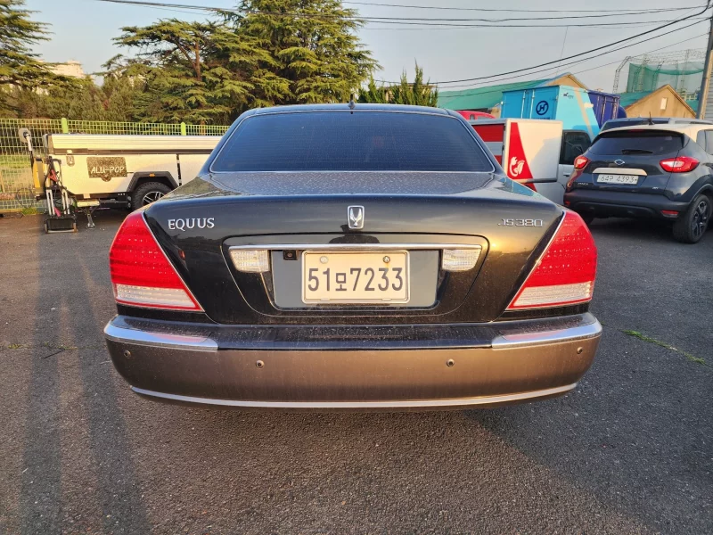 Hyundai Equus
