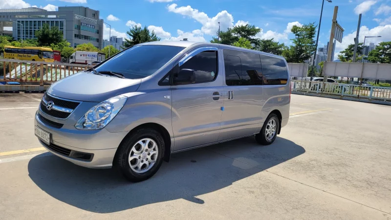 Hyundai Starex