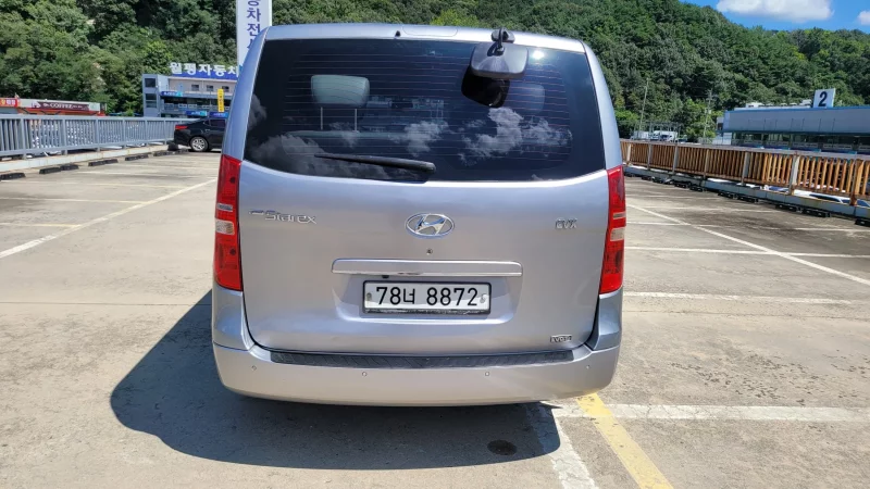 Hyundai Starex