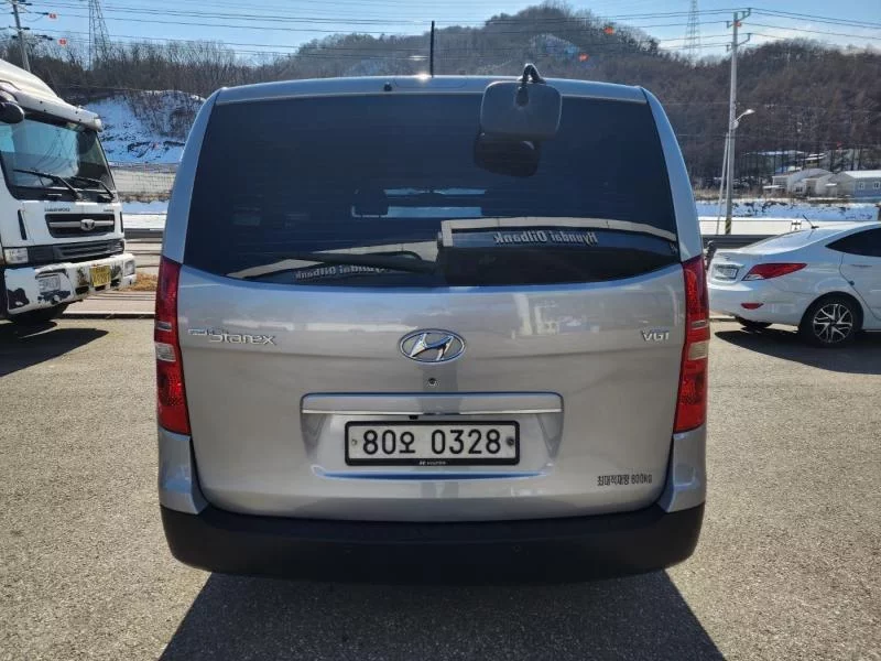 Hyundai Starex