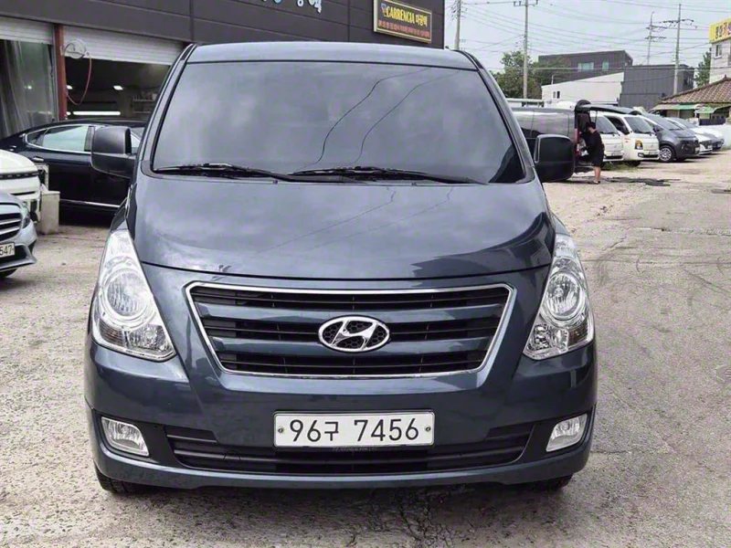 Hyundai Grand Starex